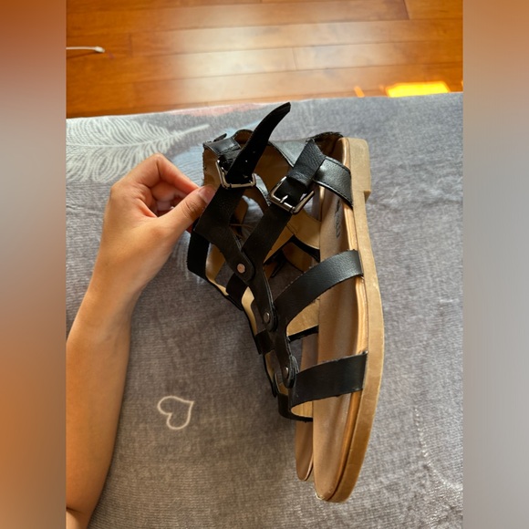 Black sandals - Picture 3 of 3